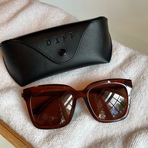DIFF eyewear- Bella sunglasses